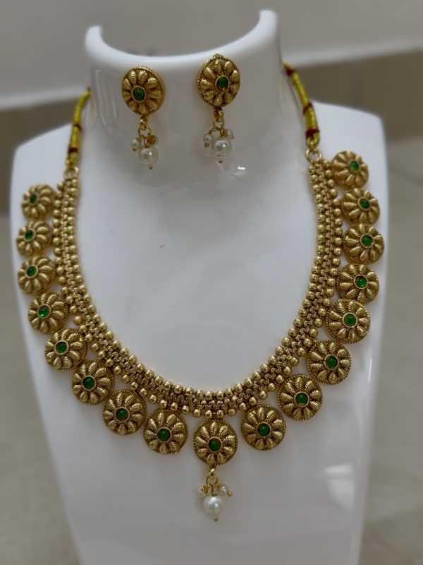 Round Green Necklace set
