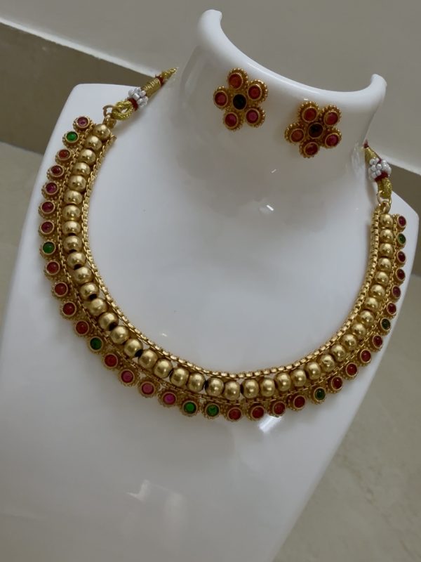 Round Pink Green Necklace set